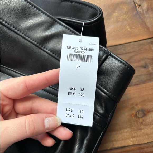 NWT Abercrombie & Fitch CURVE LOVE 90’s Straight Ultra High Rise Faux Leather 12 - Picture 6 of 8